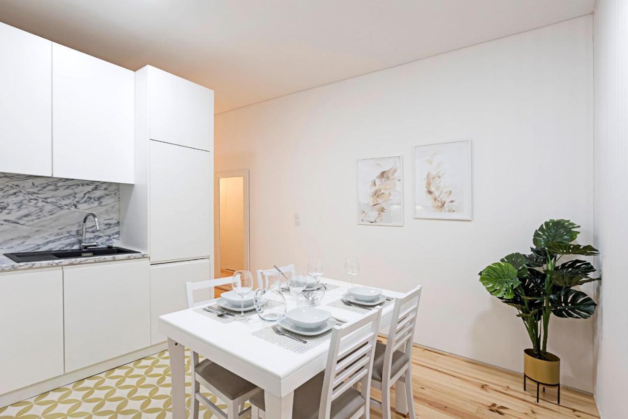 Loios 1Br Flat Downtown By Lovelystay Porto Luaran gambar