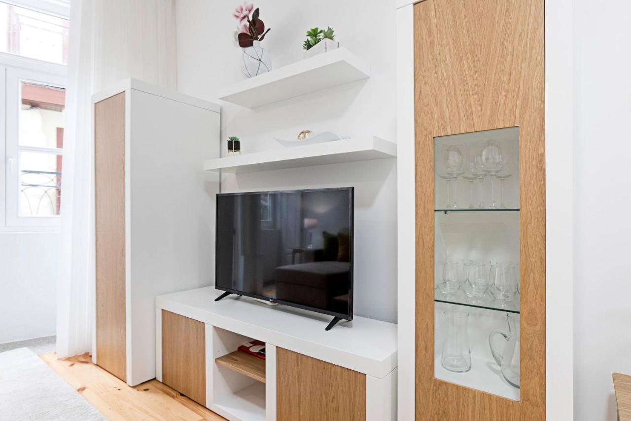 Loios 1Br Flat Downtown By Lovelystay Porto Luaran gambar