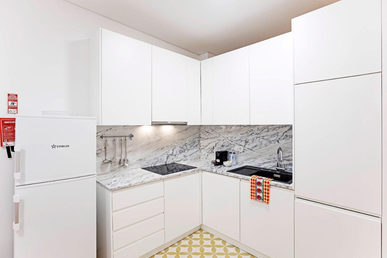 Loios 1Br Flat Downtown By Lovelystay Porto Luaran gambar