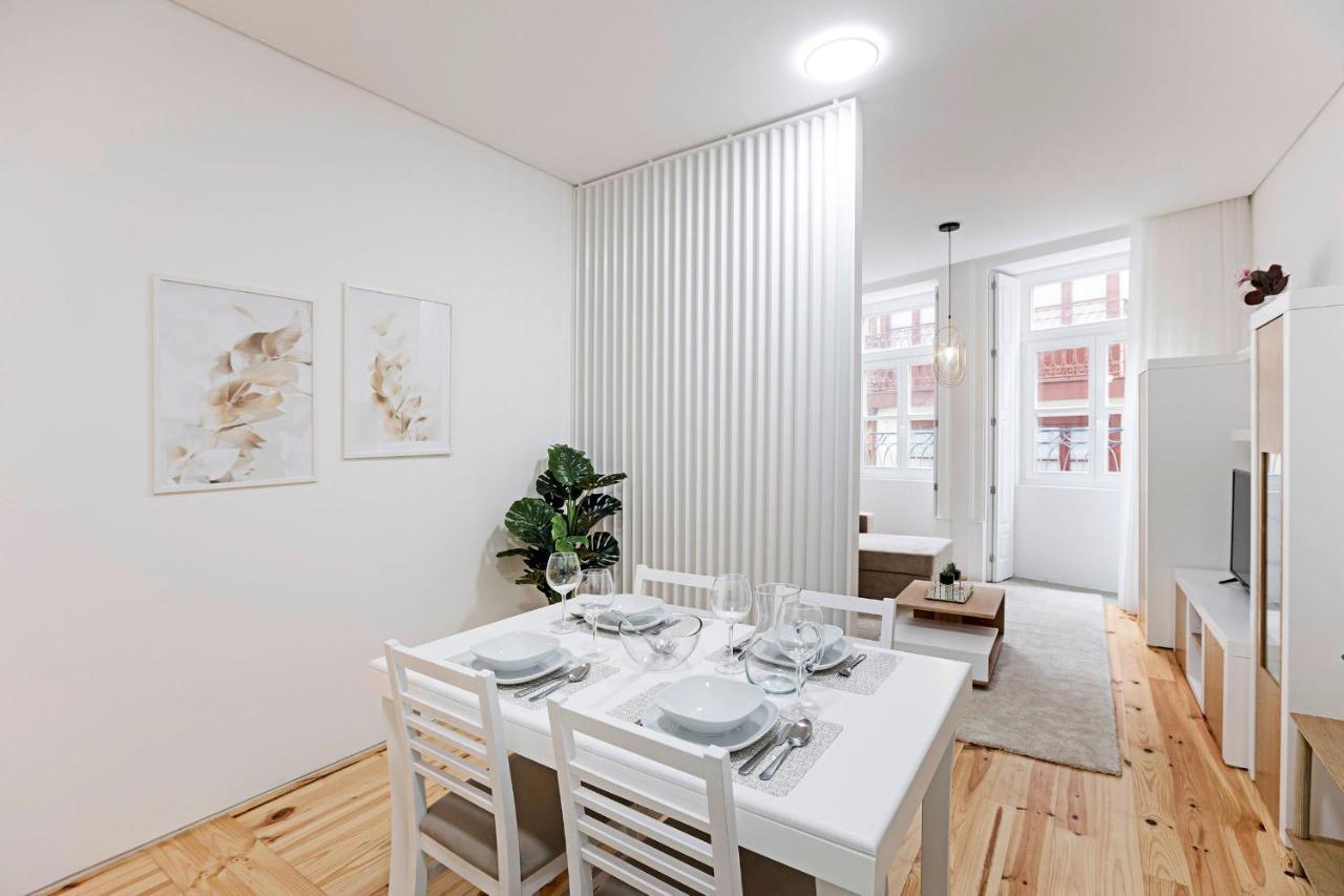 Loios 1Br Flat Downtown By Lovelystay Porto Luaran gambar